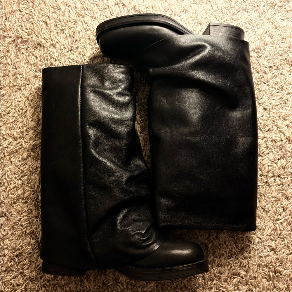 Black Leather Steve Madden Benton Black Leather Boots 🩷